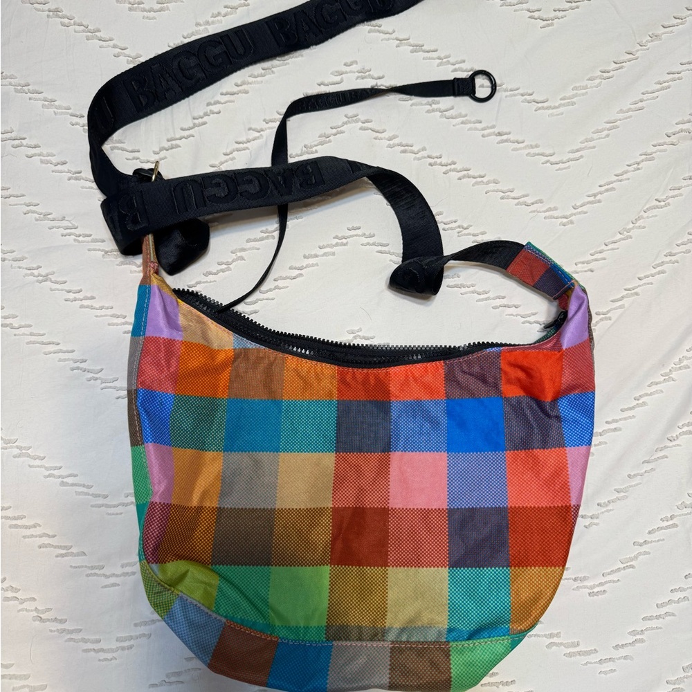 BAGGU Madras Medium Crescent Bag